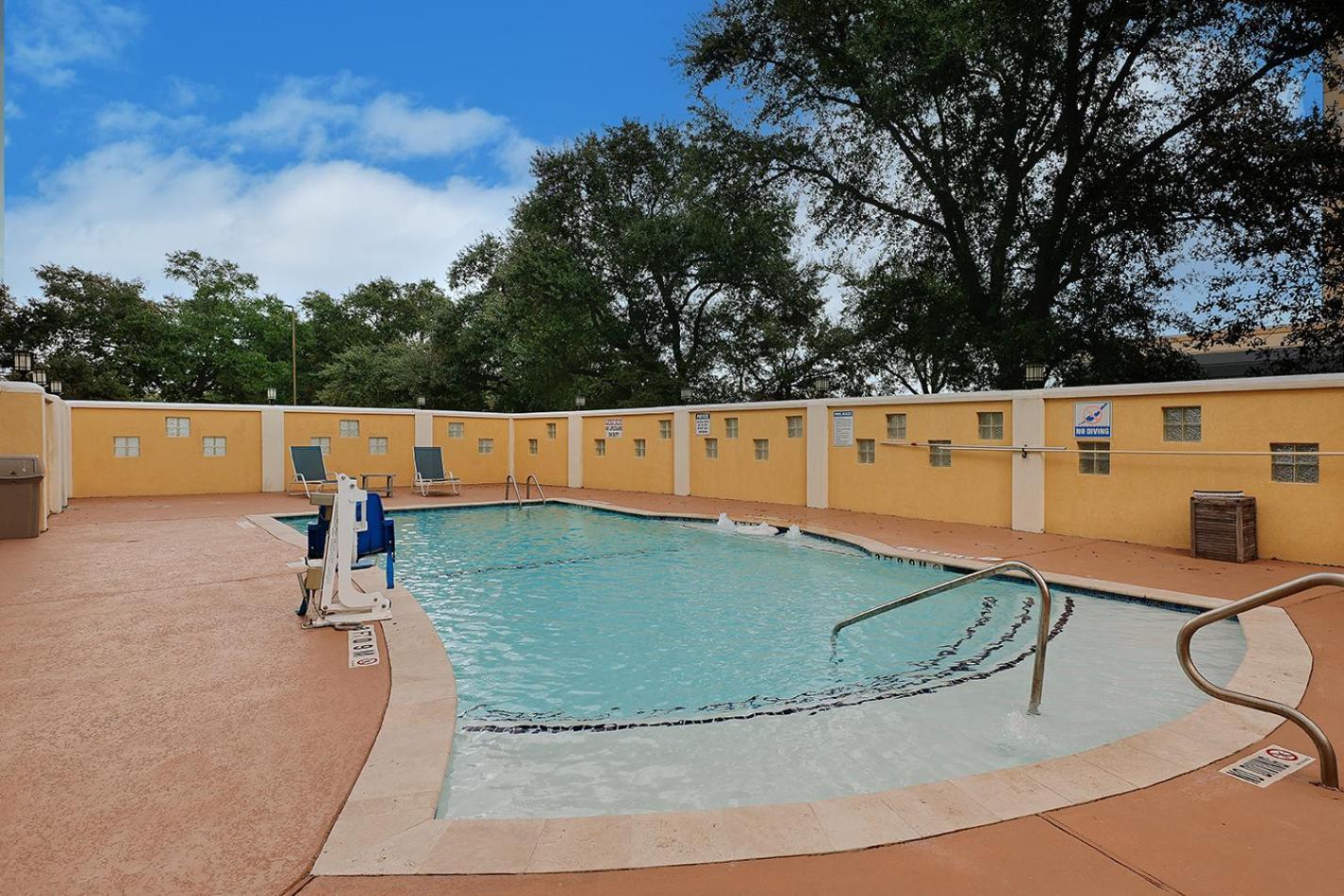 Holiday Inn Express & Suites Houston Northwest-Brookhollow By Ihg Extérieur photo